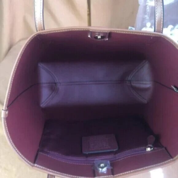 Coach X Peanuts City Tote In Signature Canvas With Snoopy Woodstock Print - Picture 10 of 11